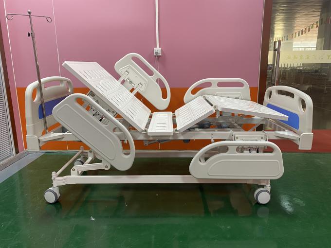 ICU Ward Room Three Function Electric Hospital เตียงสีฟ้าสีขาว 0