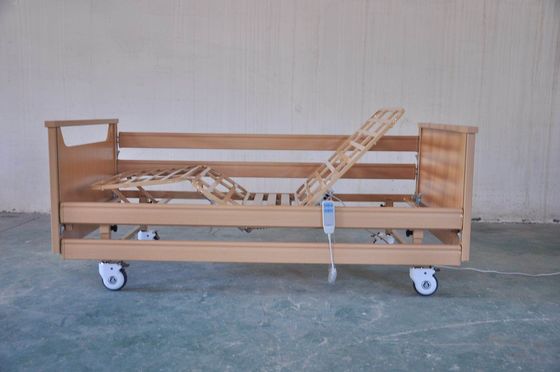 ซื้อ ผู้ป่วยไม้ Siderails พับได้สองฟังก์ชั่น Electric Nursing CareBed การผลิตออนไลน์