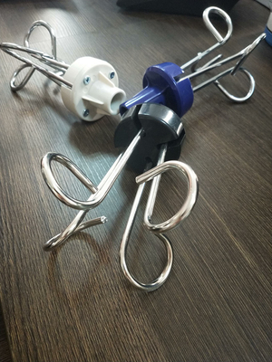 ซื้อ โรงพยาบาล Medical Drip Infusion Stand Hooks น้ำเงินดำและขาว การผลิตออนไลน์