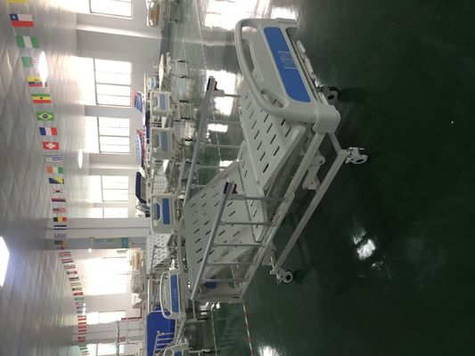 ลูกล้อสุดหรูมัลติฟังก์ชั่ CE ISO 680mm 3 Crank Manual Hospital Bed