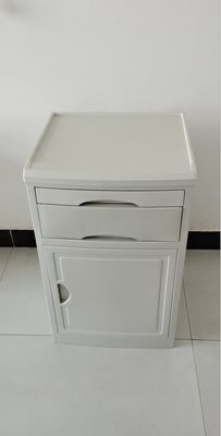 โต๊ะข้างเตียงทางการแพทย์ ABS ตู้ข้างเตียงปรับระดับได้ White