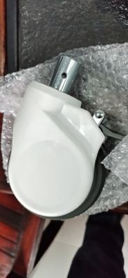 ชิ้นส่วนเตียงในโรงพยาบาล Medical Caster 5 นิ้วล้อพลาสติกปิดเสียงพร้อมเบรค ABS ฝาครอบด้านนอก