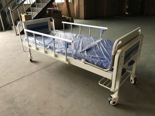 คู่มือการแพทย์โรงพยาบาลสองฟังก์ชั่นพร้อมเตียงสองข้อเหวี่ยงและบนเตียง