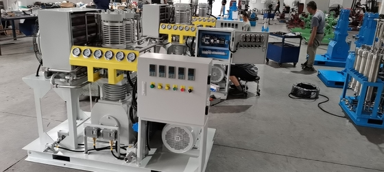 เครื่องอัดออกซิเจนแรงดันสูงแบบไม่ใช้น้ำมันสี่ขั้นตอน 15-60m3 Air Cooled