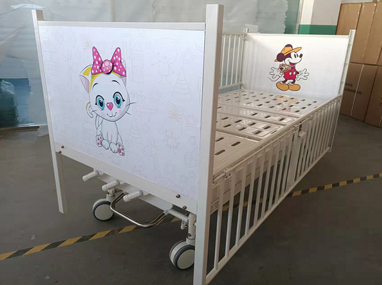 เปลเด็กโรงพยาบาลสีขาวพร้อมรูปภาพการ์ตูน OEM Available