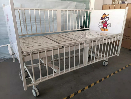 เปลเด็กโรงพยาบาลสีขาวพร้อมรูปภาพการ์ตูน OEM Available