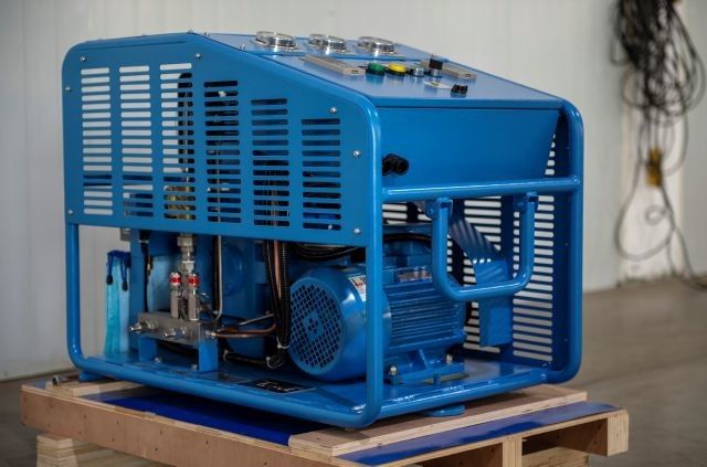 คอมเพรสเซอร์ออกซิเจนปราศจากน้ำมัน 20m3 / H สำหรับบรรจุในโรงพยาบาล 0